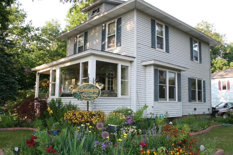 Serendipity Bed and Breakfast - B&B Saugatuck