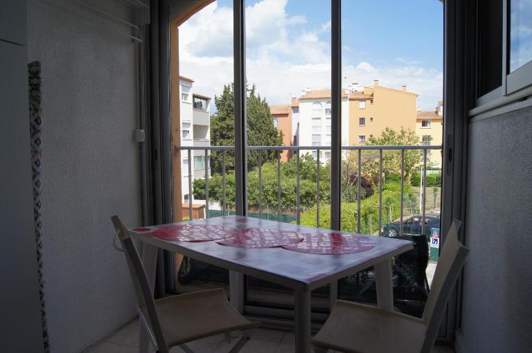 Lara 1 - Grand T2 Loggia Sans vis-à-vis Parking - Près centre-port, île des Loisirs, plage Richelieu - B&B Le Cap d'Agde