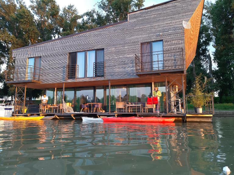 B&B Botel Charlie - Ferienwohnung Belgrad