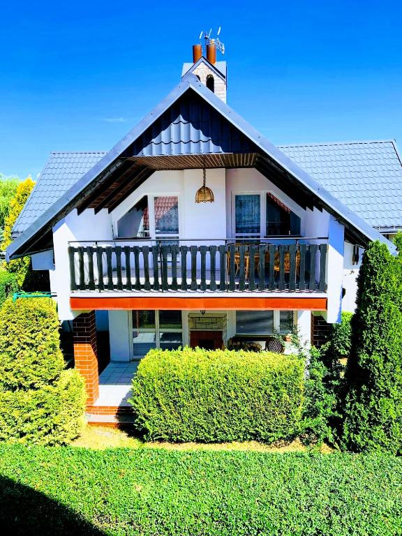 Holiday home Jarzębinowa - B&B Rowy