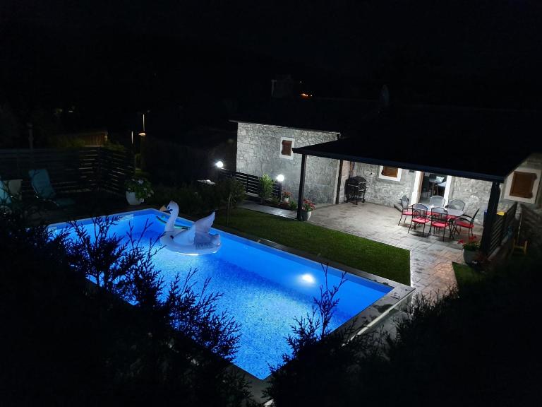 Villa Kos - B&B Lupoglav