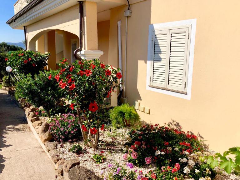 Casa Dolce Hibiscus - Bed and Breakfast Olbia