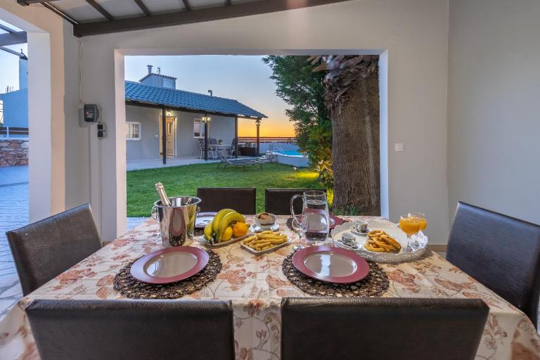 Fontana Luxury Villa Salakos With Pool Near Beach - B&B Sálakos