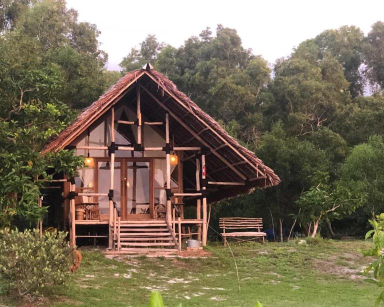 Billiton Ekobeach Retreat - Bed and Breakfast Tanjung Pandan