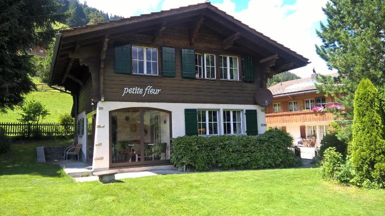 Chalet Petite Fleur - Ferienwohnung Adelboden
