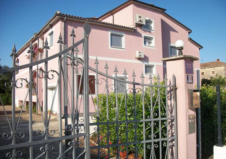 Ferienwohnung Erak Martin - B&B Parenzo