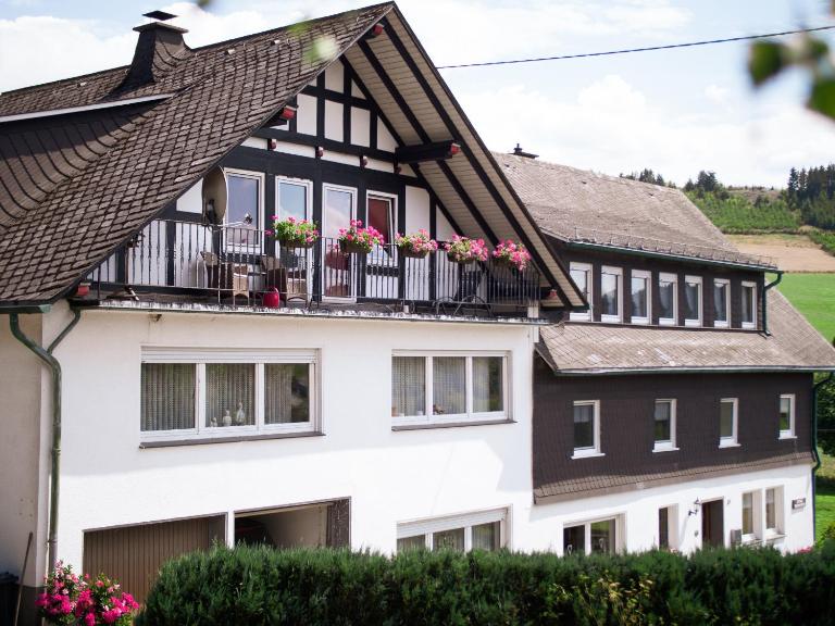 Bauernhofpension Wiebelhaus-Mester - Chambres d'hôtes Lennestadt