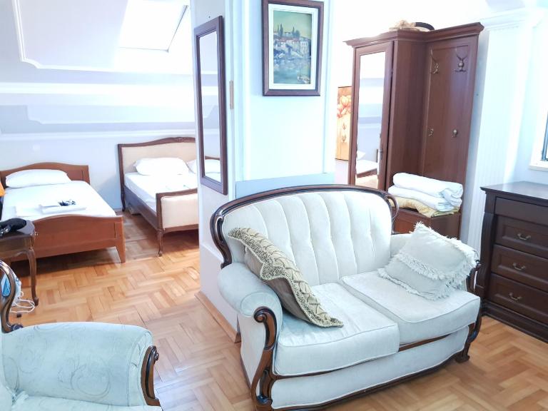 Emi - Ferienwohnung Budva