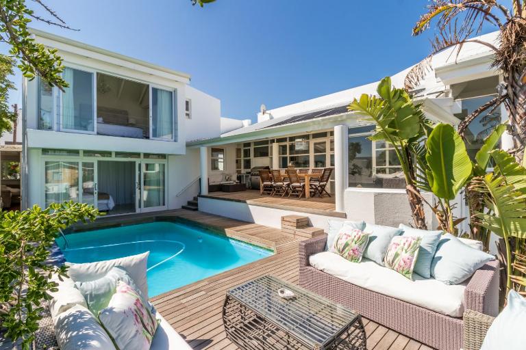 White Waves Beach House - Chambres d'hôtes Bloubergstrand