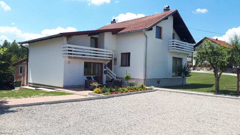 Snow Queen - Chambres d'hôtes Rakovica