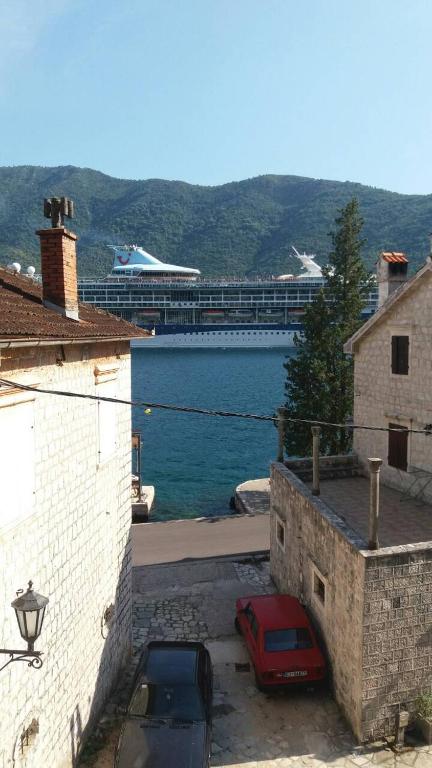 Apartment Rosić - Bed and Breakfast Perast