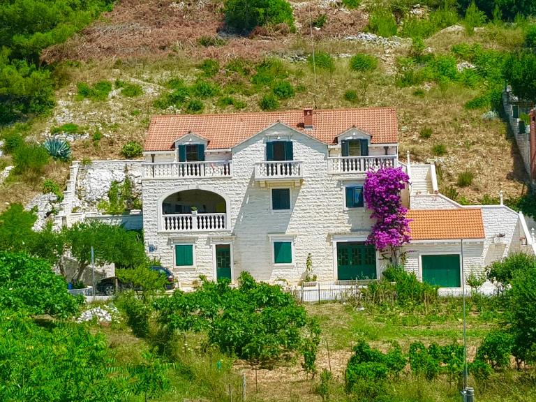 Apartments Renata - Ferienwohnung Pučišća