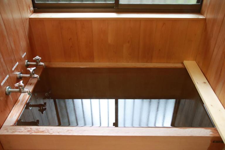 Yamaguchi House Annex, Private House with Onsen - B&B Hakone