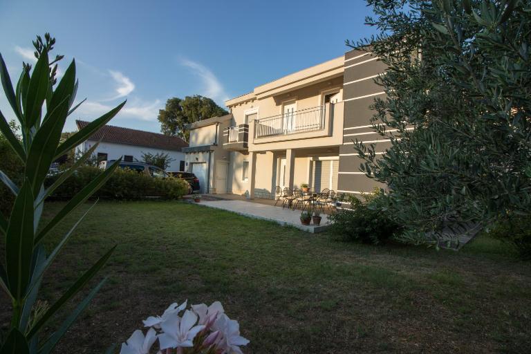 Apartments Luna - B&B Sveti Filip i Jakov