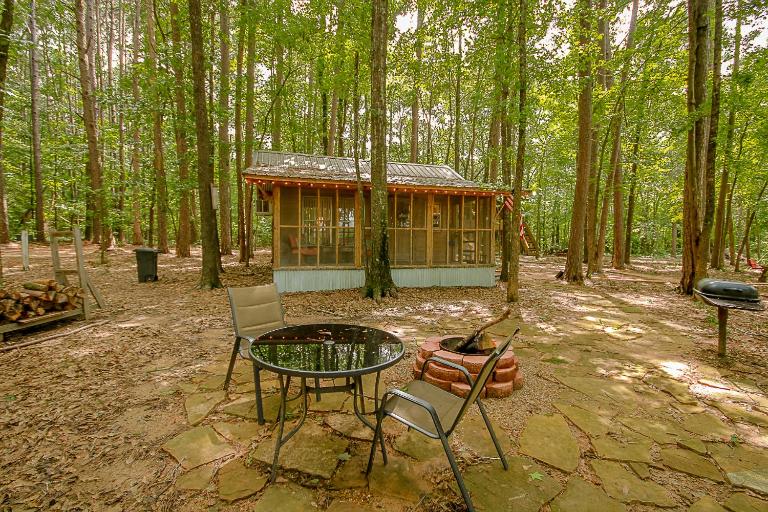Happy Pine Cone - Bed and Breakfast Tyler