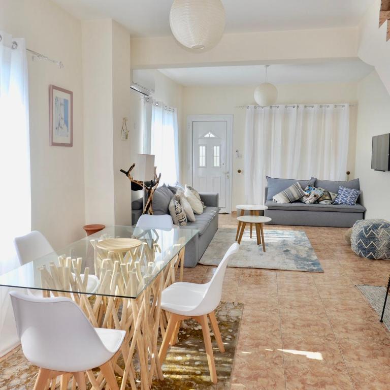 Melanos Residence 2 bdrm townhouse with private pool - Ferienwohnung Chlórakas