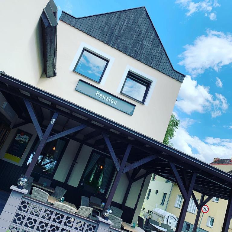 Penzion & Restaurace U Vily - Ferienwohnung Sezimovo Ústí