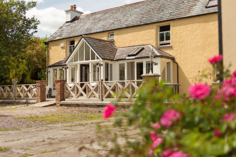 Charming Old Farmhouse - B&B Coachford