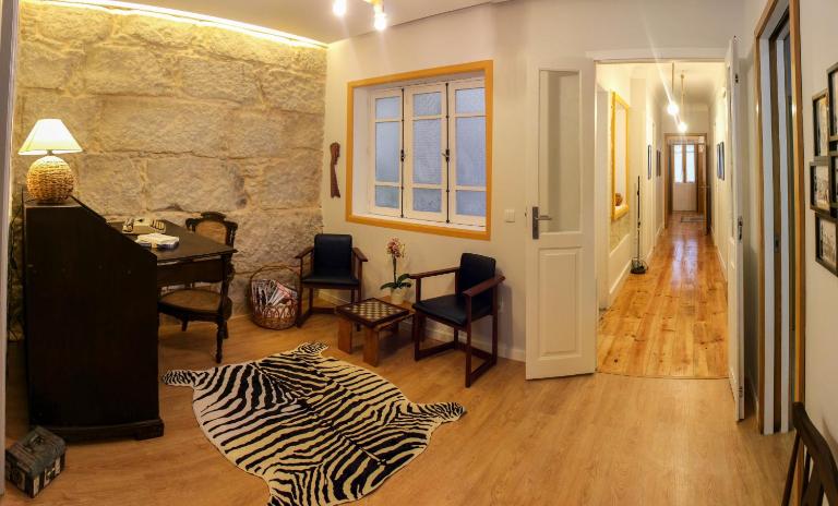 Siglas & Runas II - Bed and Breakfast Póvoa de Varzim