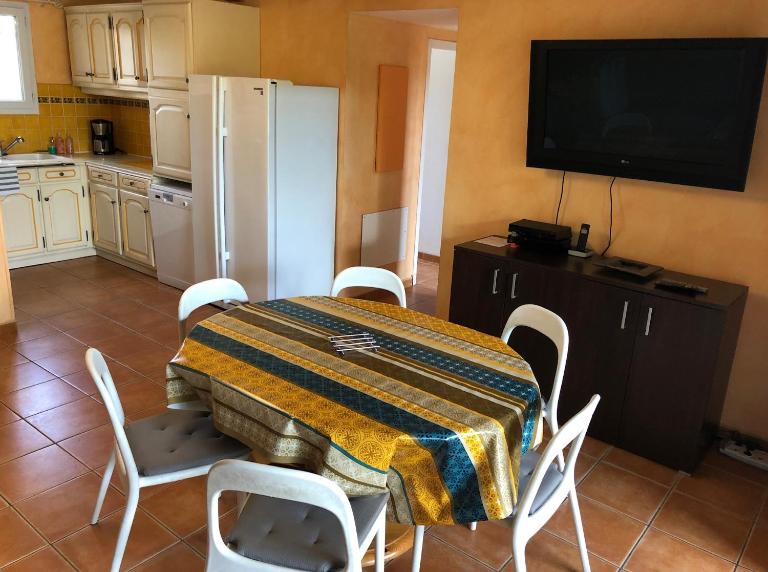 Appartement dans la résidence LES MAZETS DE CAMARGUE - Bed and Breakfast Arles