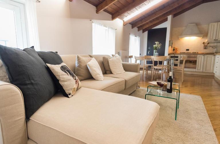Daplace - Gae Apartment - Chambres d'hôtes Milan