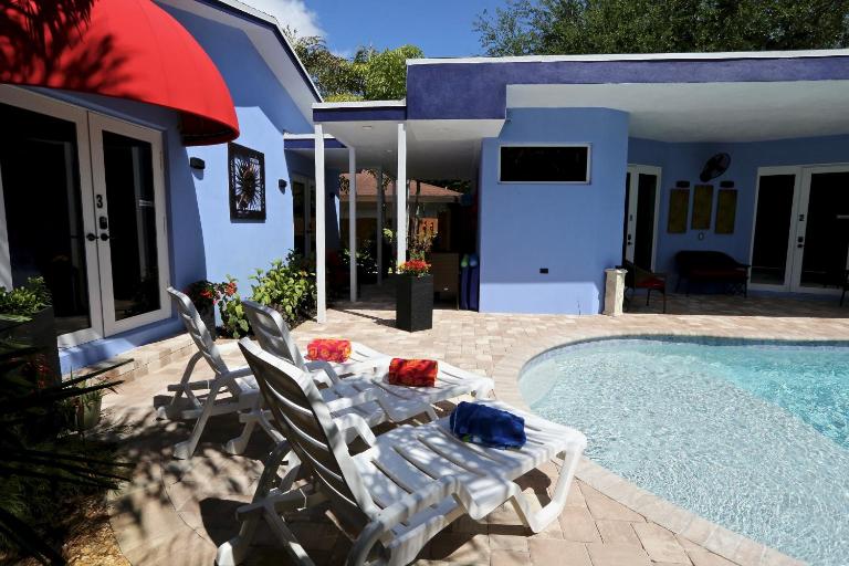 Fantasy Island Inn, Caters to Men - B&B Fort Lauderdale