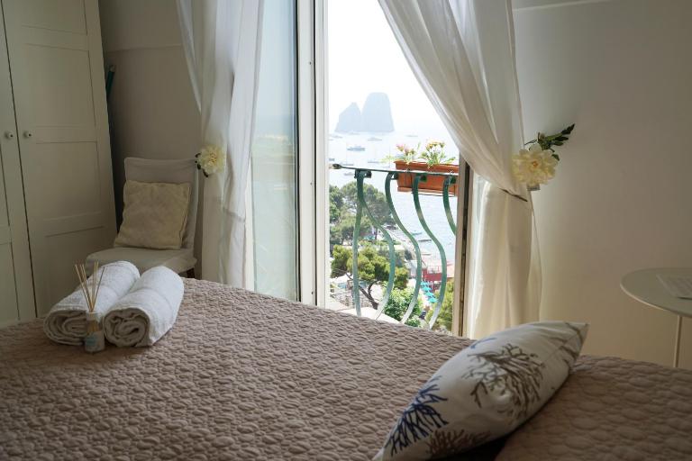 La Finestra sui Faraglioni - B&B Ciudad de Capri