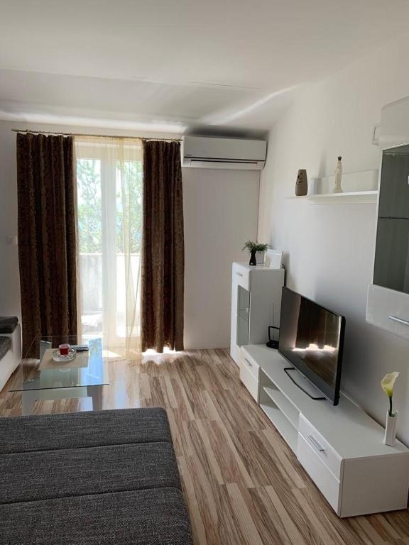 Apartment Jana - Bed and Breakfast Klenovica