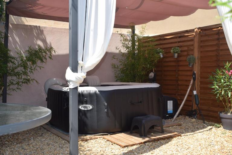 Loft Le Mistral avec SPA extérieur en saison - B&B Maillane
