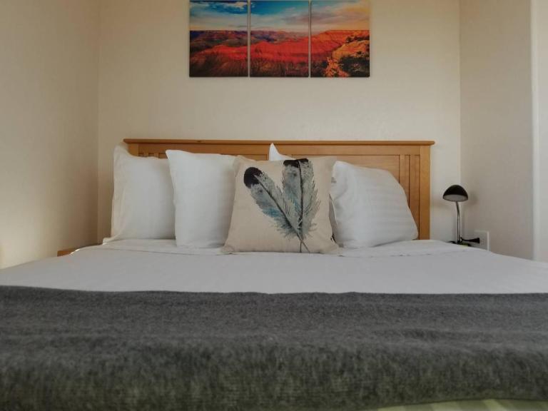 072A Affordable Getaway near South Rim Sleeps 4- No Kitchenette - Bed and Breakfast Valle