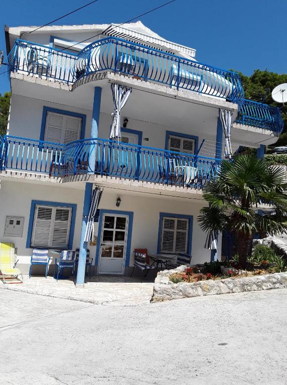 Apartmani Barešić - Chambres d'hôtes Podgora