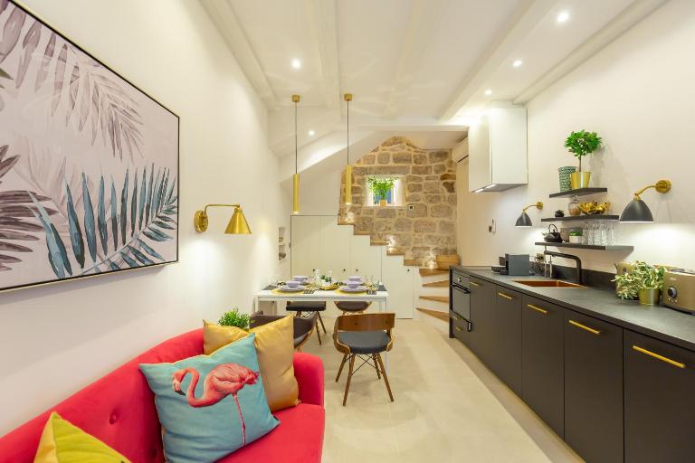 Old Town House with Floor Heating & Lush Private Garden - Ferienwohnung Dubrovnik