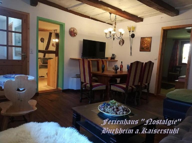 Ferienhaus Nostalgie - Bed and Breakfast Burkheim