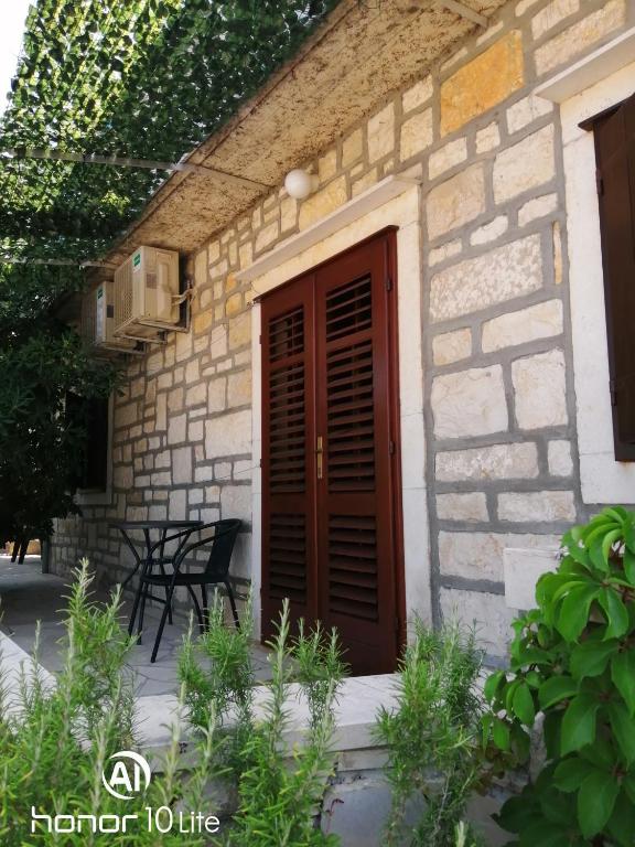 Apartment Karmen - Bed and Breakfast Sumartin