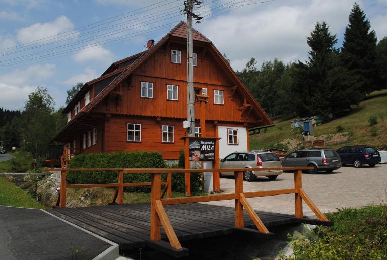 Roubenka-Mila - B&B Ostružná