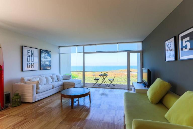 Santa Cruz Ocean View Villa - B&B Bombardeira