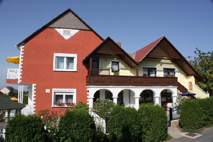 Papp Apartmanház - Chambres d'hôtes Vonyarcvashegy