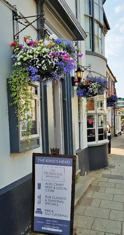 Kings Head Holt - B&B Holt