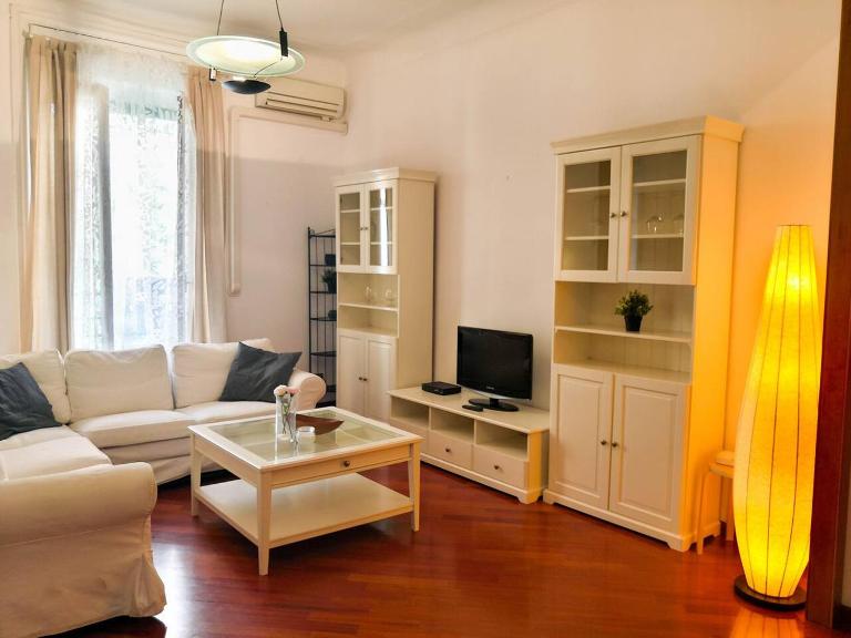 JOIVY 1 BR Apt next to Piazza Leonardo da Vinci - B&B Milano