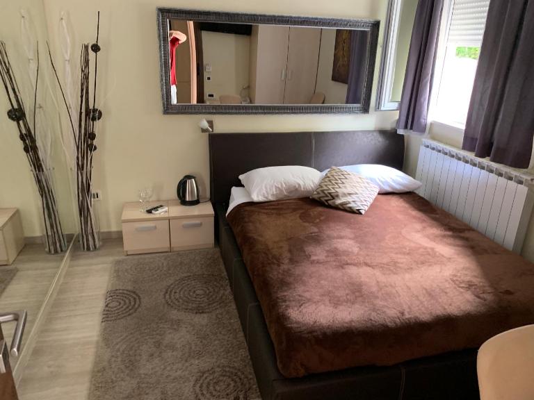 Enter Rooms - B&B Zagreb