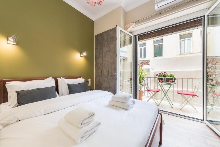 Let me Athens you! #3 - B&B Atenas