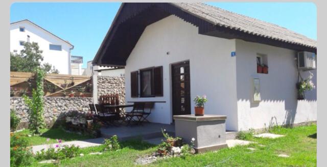 Apartman Amra-beautiful holiday home - B&B Donji Štoj