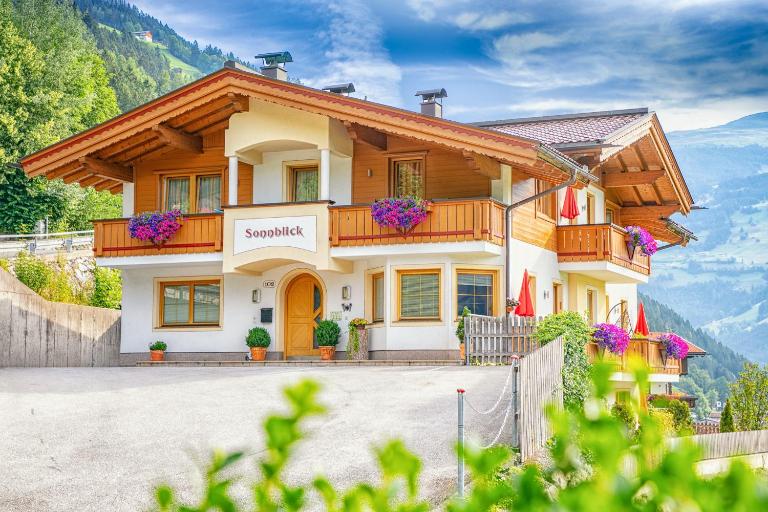 Landhaus Sonnblick - B&B Zellberg