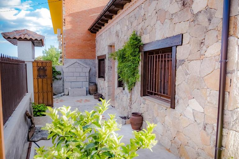 Casa Los 5 Caños - B&B Sotillo de la Adrada