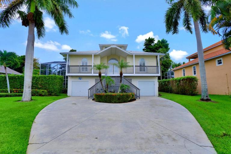 Florida-style home with pool and steps to beach - Ferienwohnung Marco Island