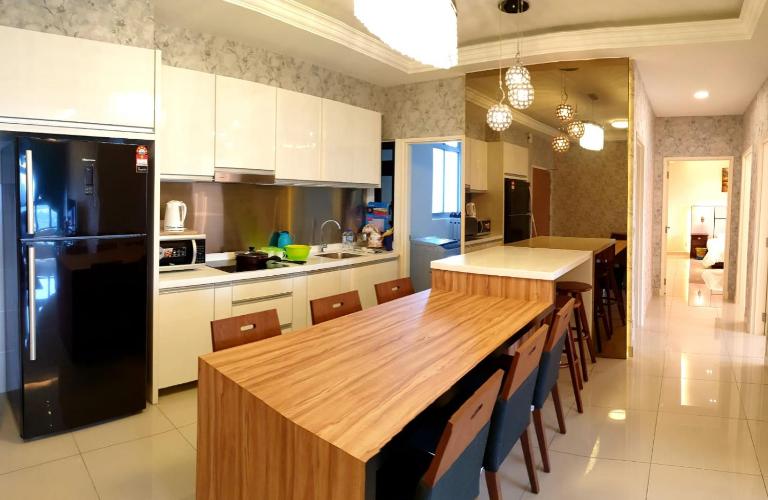 Meridin - Bed and Breakfast Iskandar Puteri
