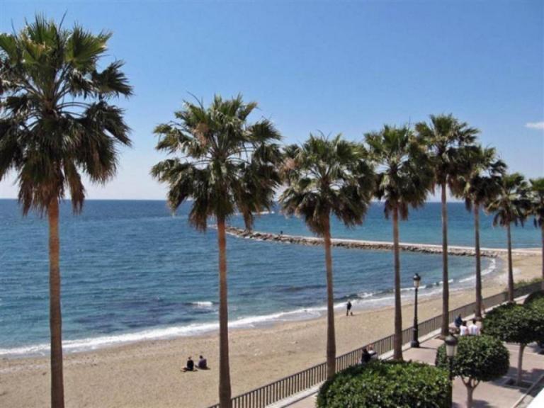 Nuevo y lujoso apartamento en Marbella Centro a pie de playa 625 - Ferienwohnung Marbella