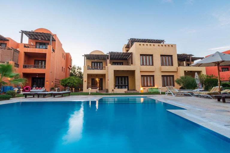 El Gouna 2 bedrooms apartment South Marina Ground Floor - Chambres d'hôtes Hurghada
