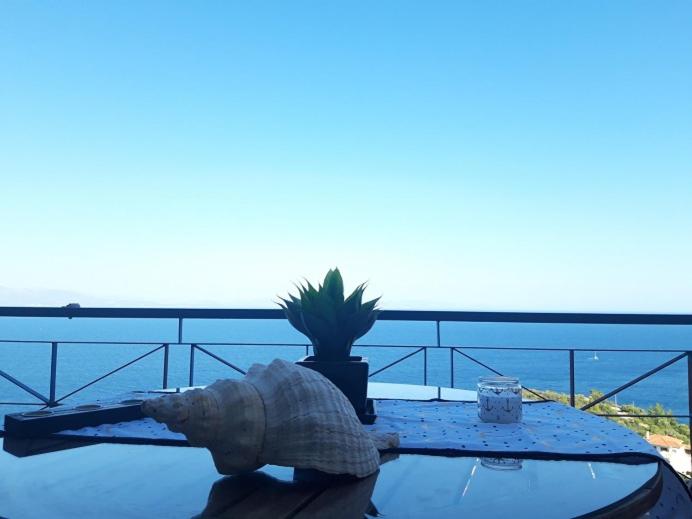 Sea and Sky Infinity Blue Apartment - B&B Gythio