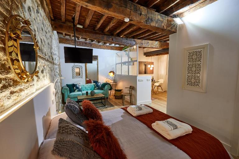 Lofts amantes de Toledo -LOFT COBERTIZO - Chambres d'hôtes Tolède